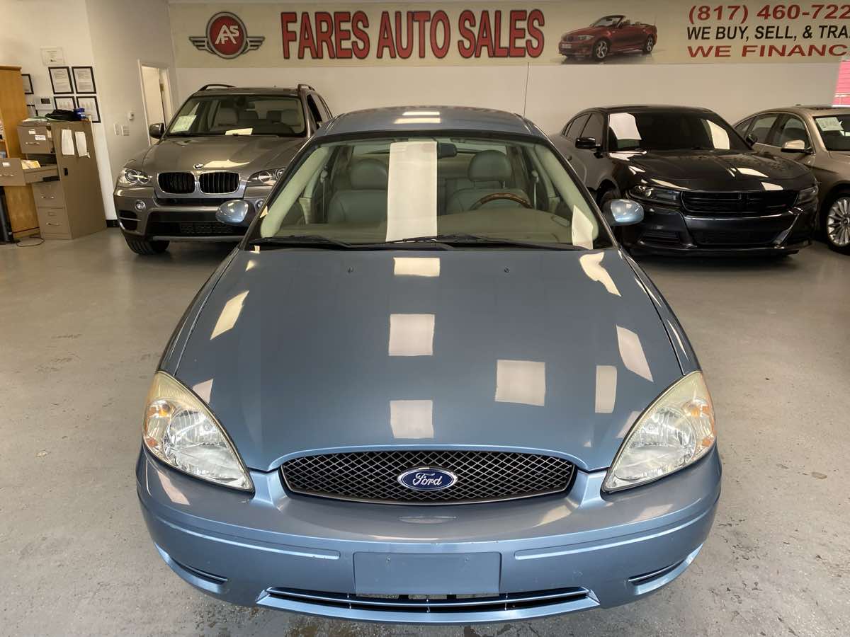 2005 Ford Taurus SEL photo 2