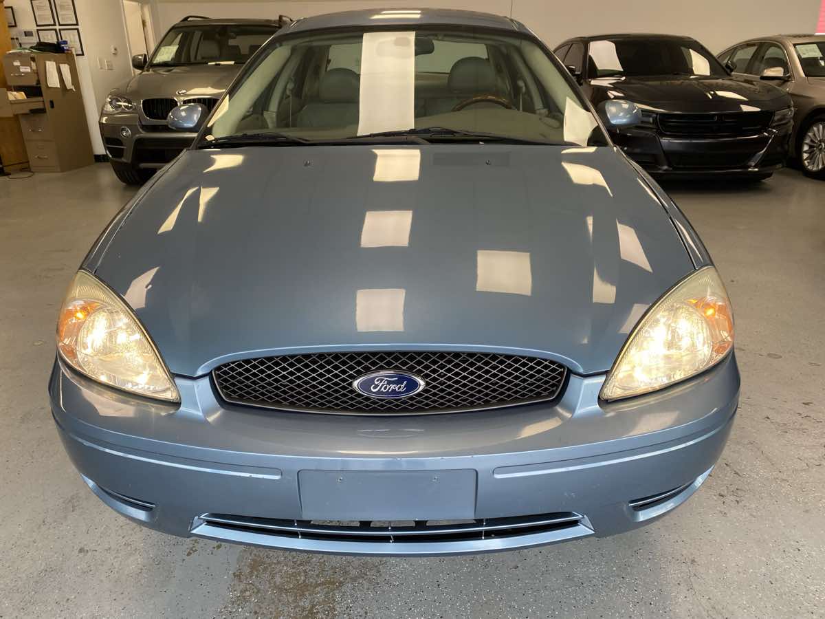2005 Ford Taurus SEL photo 7