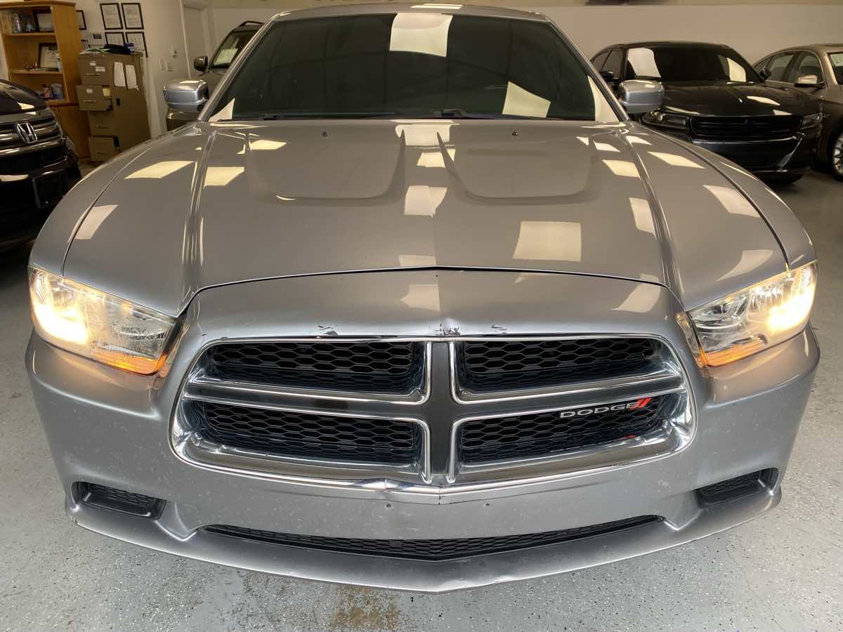 2013 Dodge Charger SE photo 9