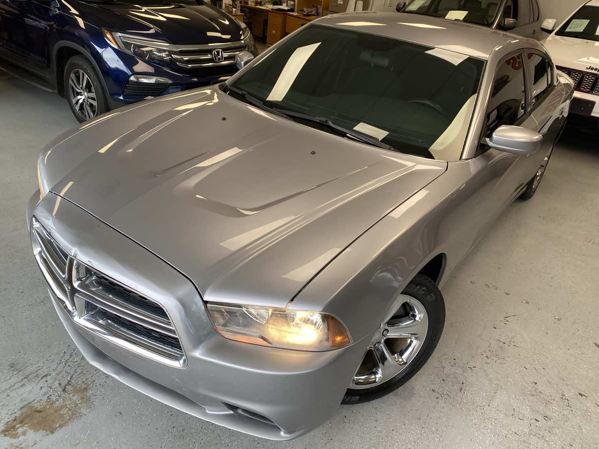 2013 Dodge Charger SE photo 12