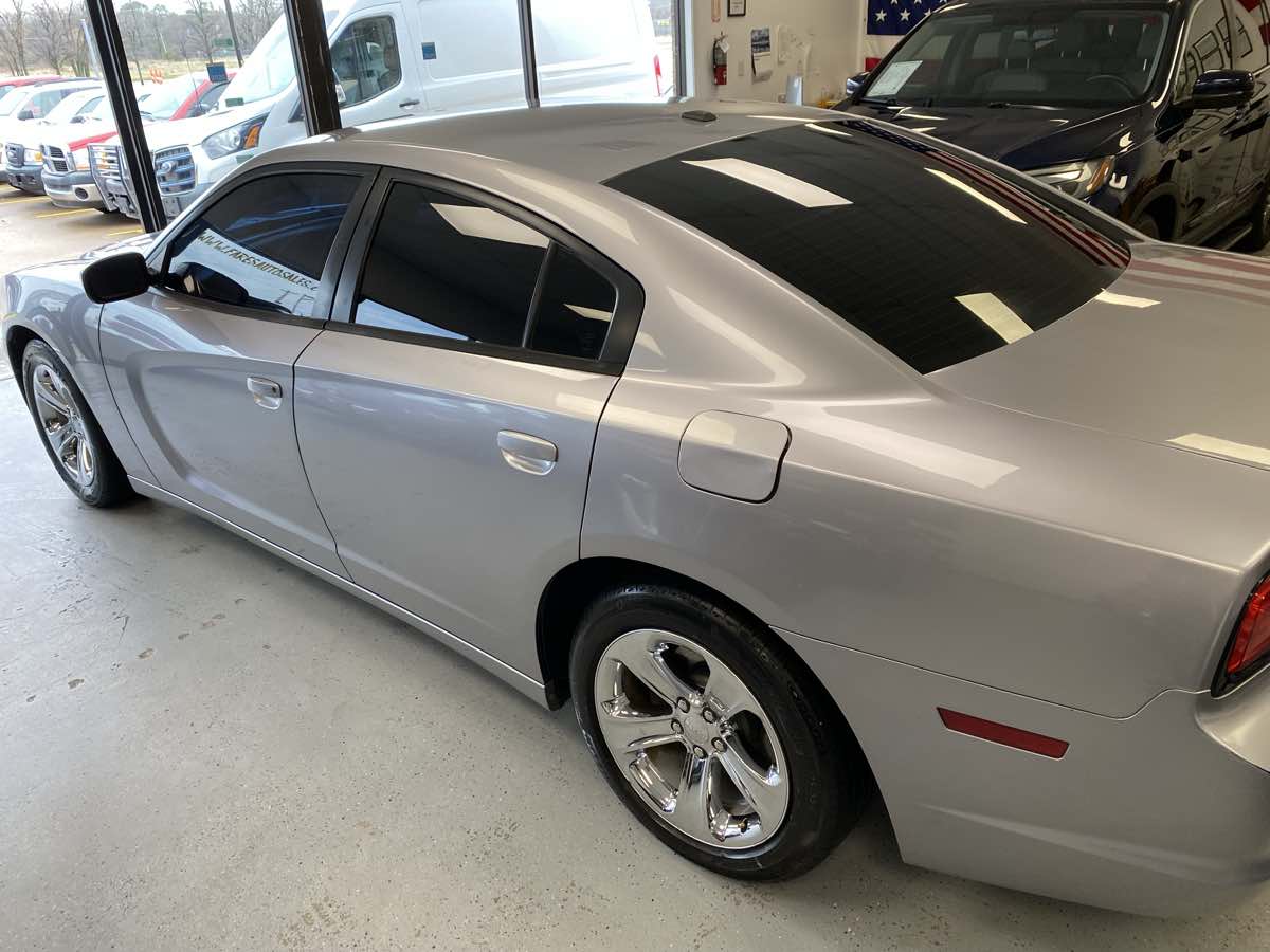 2013 Dodge Charger SE photo 6