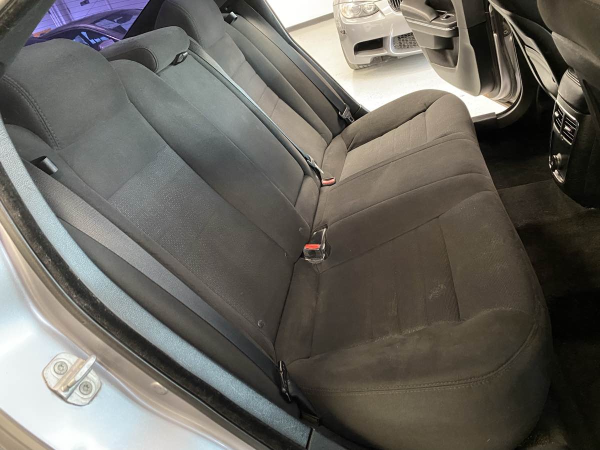 2013 Dodge Charger SE photo 23