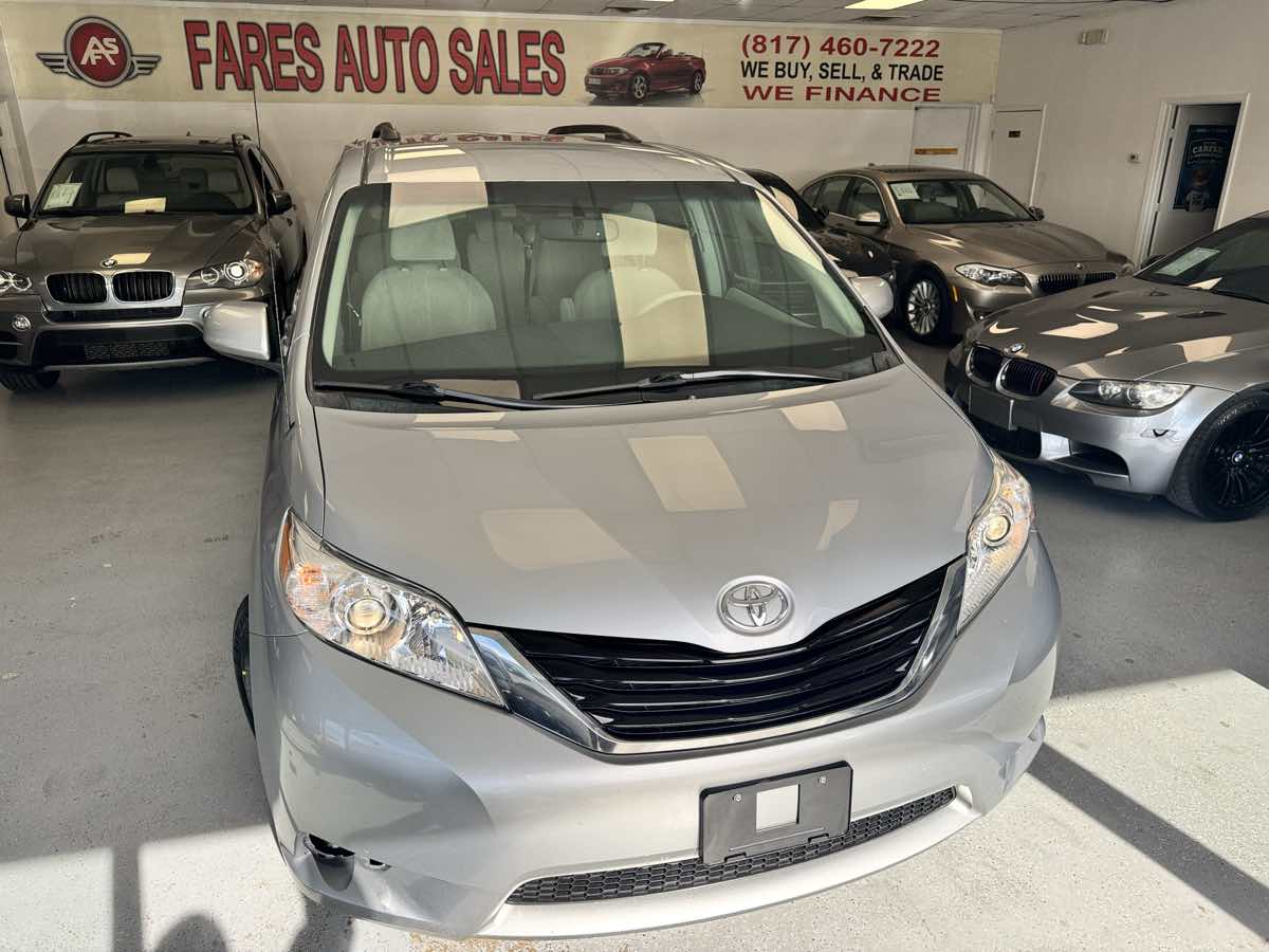 2014 Toyota Sienna LE AAS