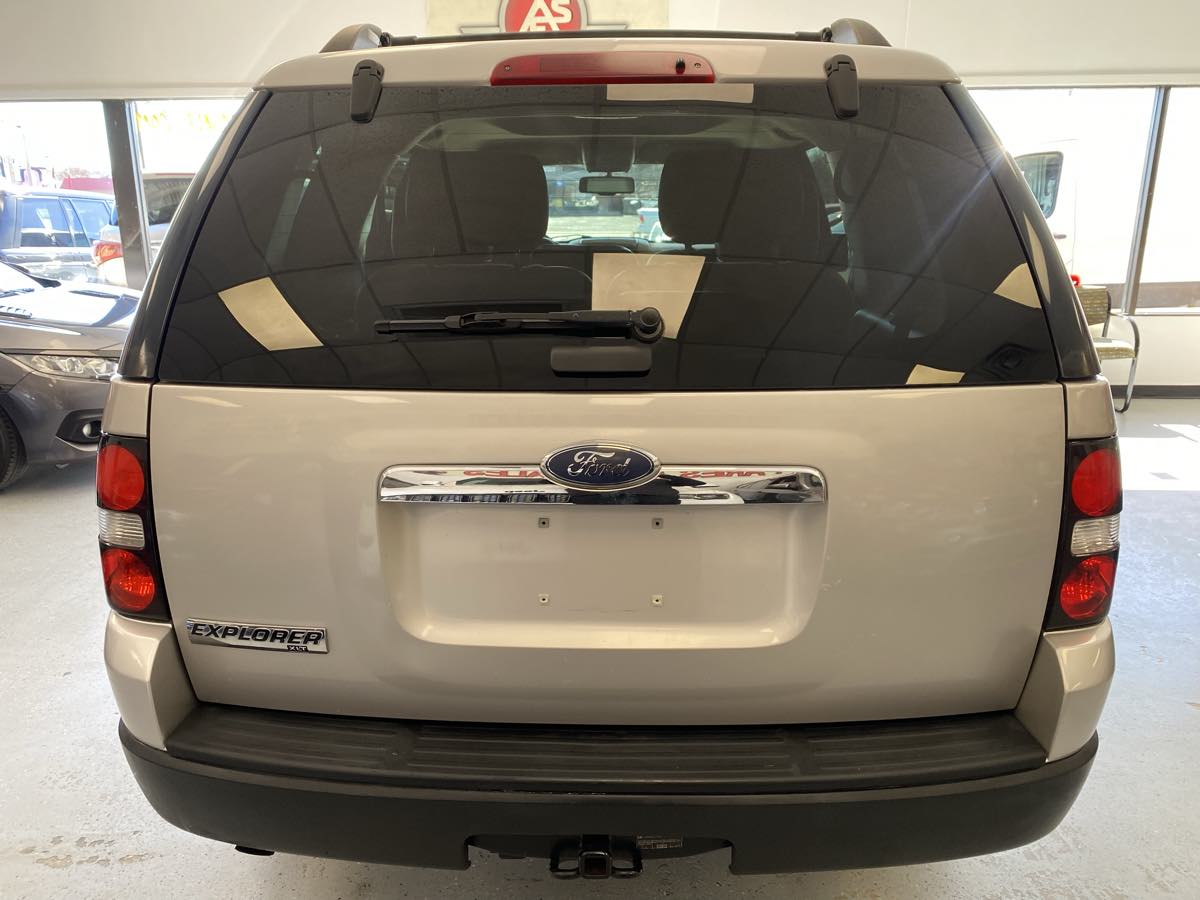 2007 Ford Explorer XLT photo 12