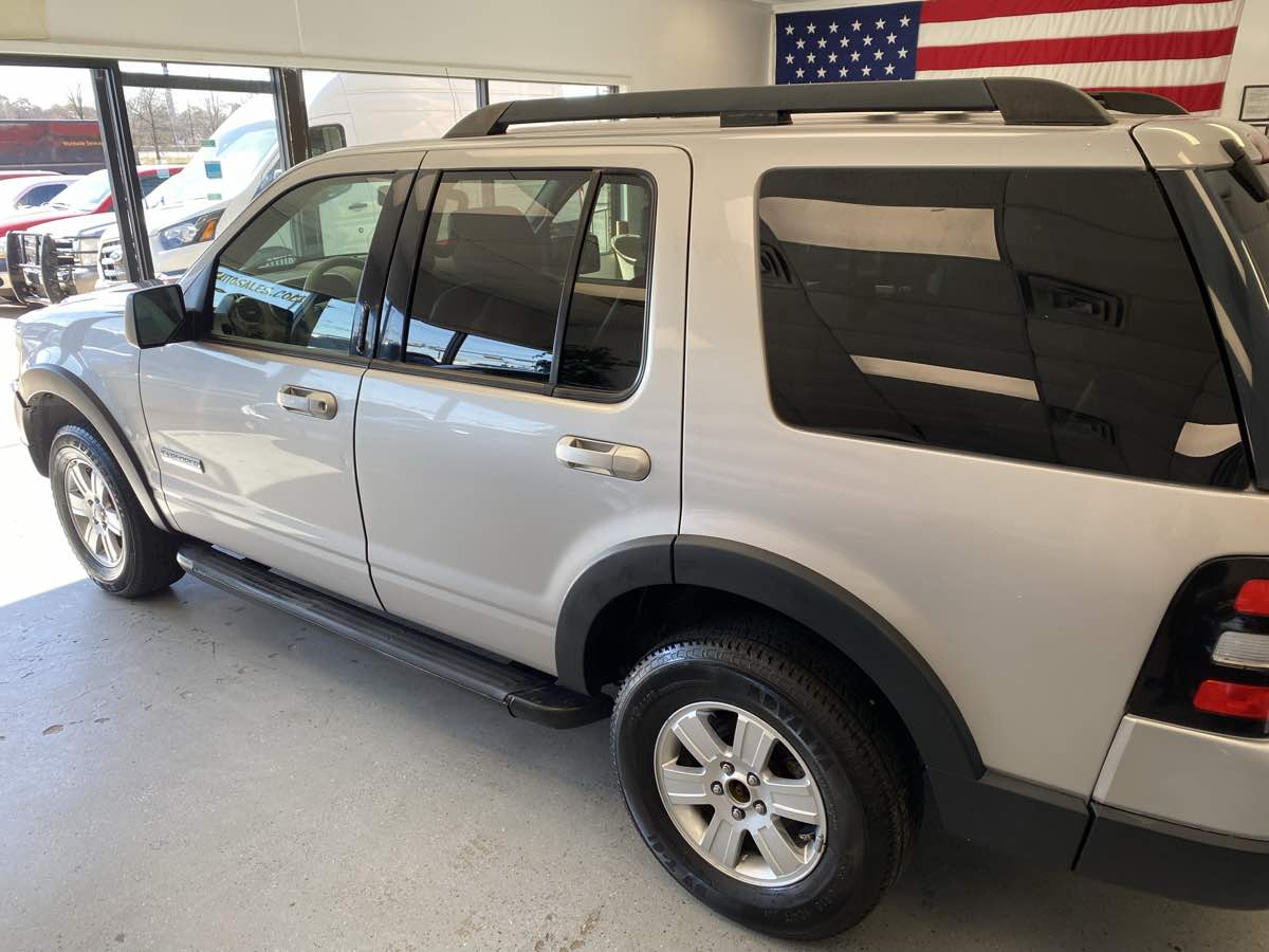 2007 Ford Explorer XLT photo 13