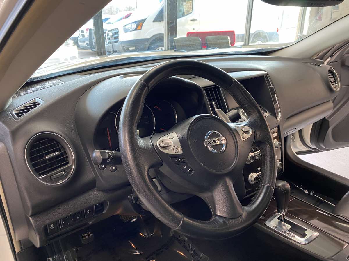 2012 Nissan Maxima SV Premium photo 13