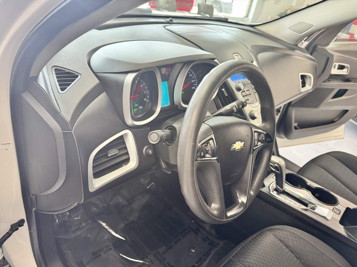 2014 Chevrolet Equinox LS - Photo 13