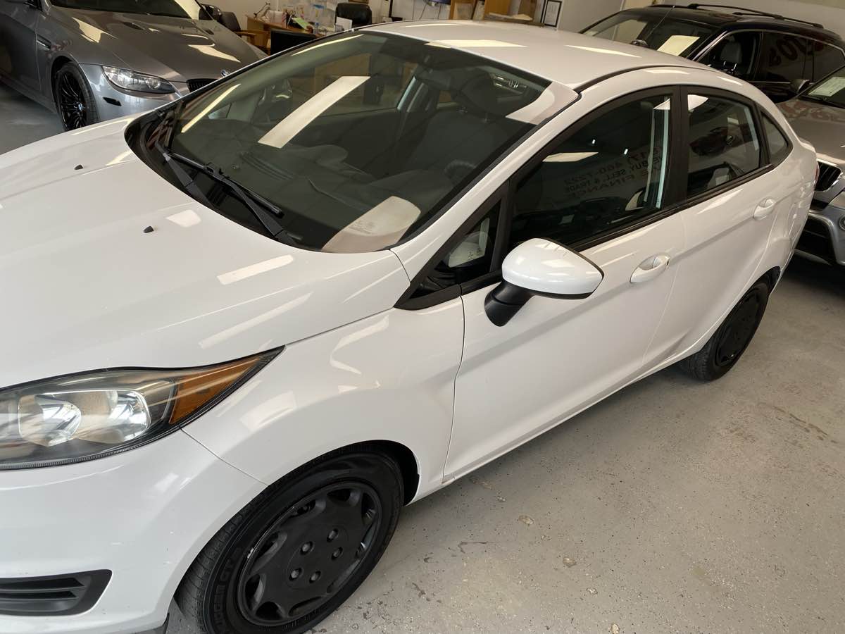 2015 Ford Fiesta S photo 4