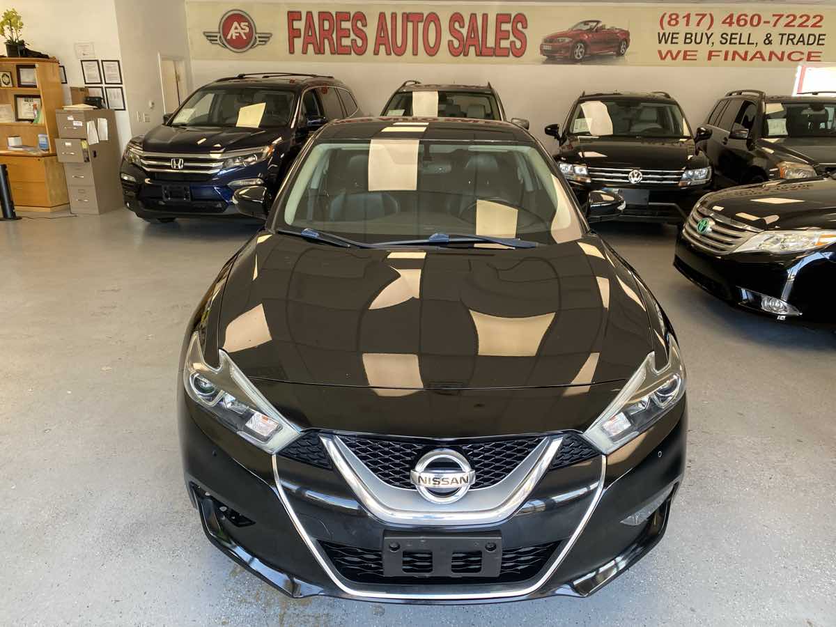 2017 Nissan Maxima SR photo 2