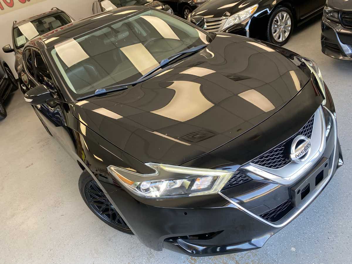 2017 Nissan Maxima SR photo 9