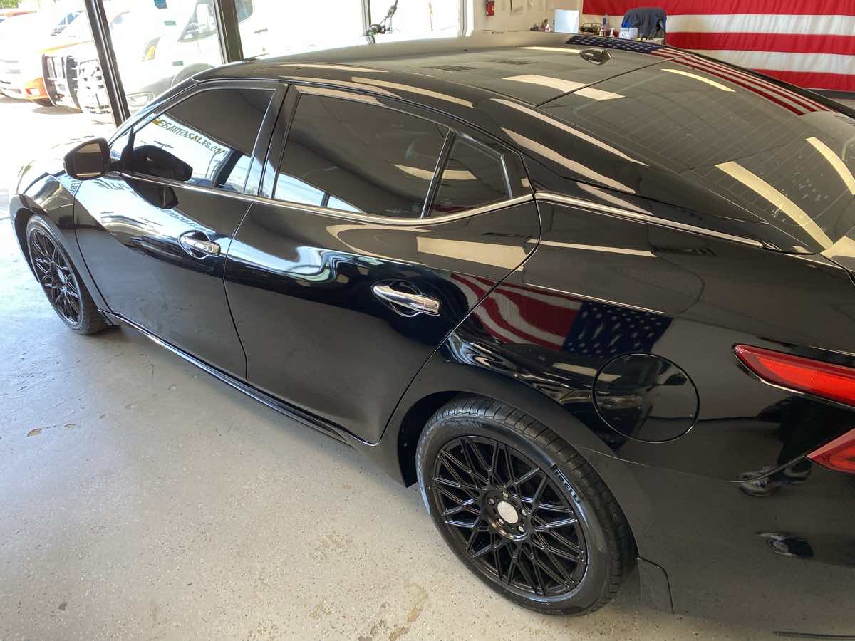 2017 Nissan Maxima SR photo 11