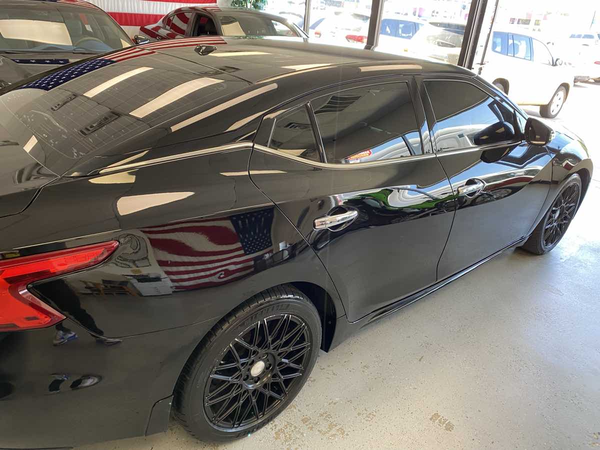 2017 Nissan Maxima SR photo 12