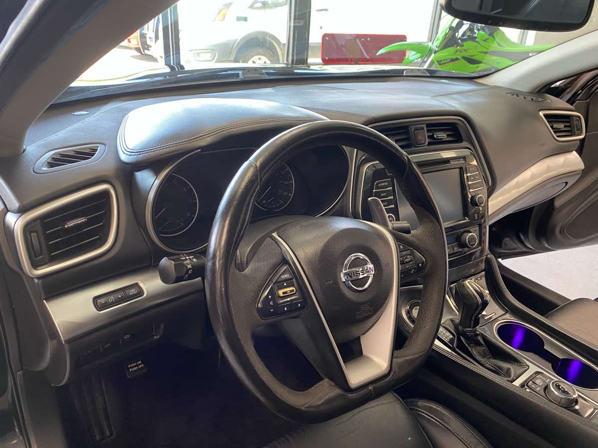 2017 Nissan Maxima SR photo 13