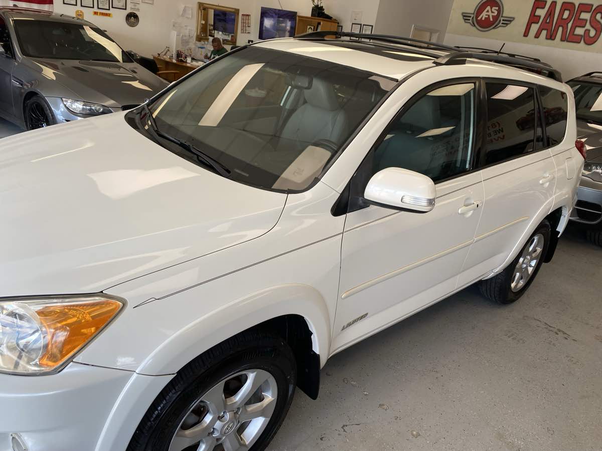 2009 Toyota RAV4 Limited photo 3