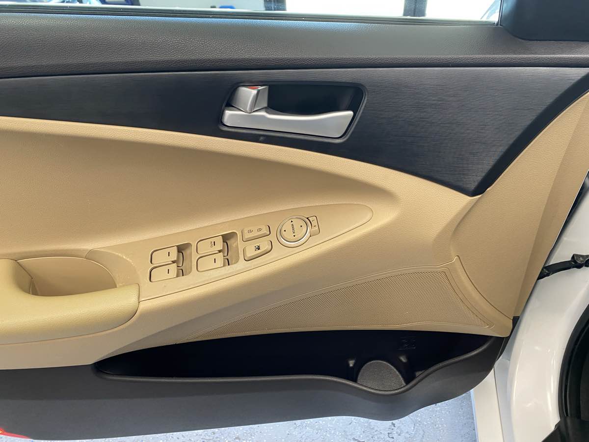 2012 Hyundai Sonata GLS photo 18
