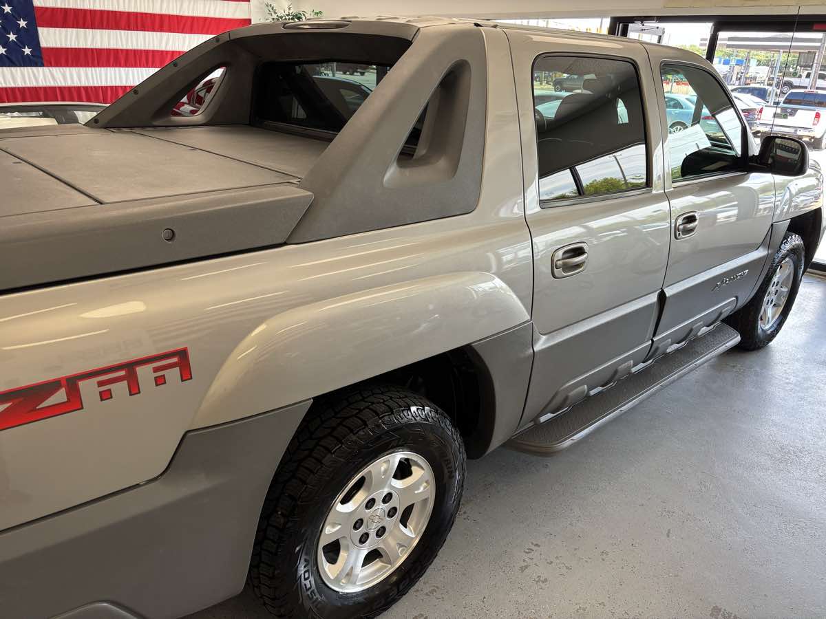 2002 Chevrolet Avalanche photo 6