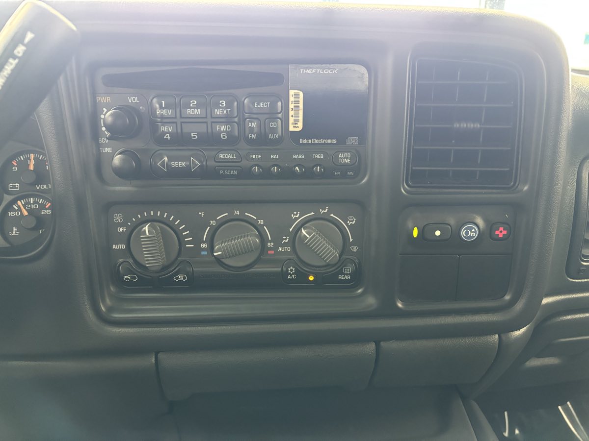 2002 Chevrolet Avalanche photo 15