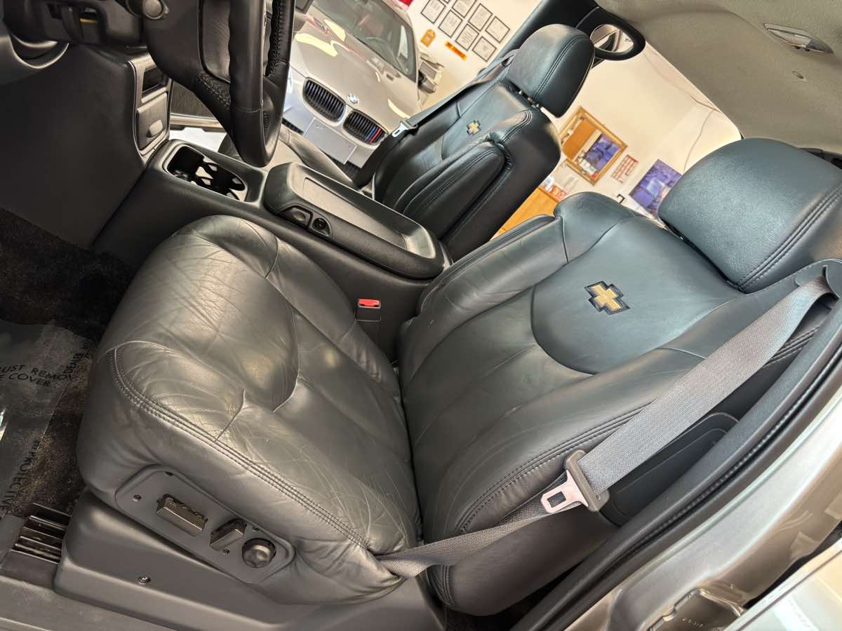 2002 Chevrolet Avalanche photo 18