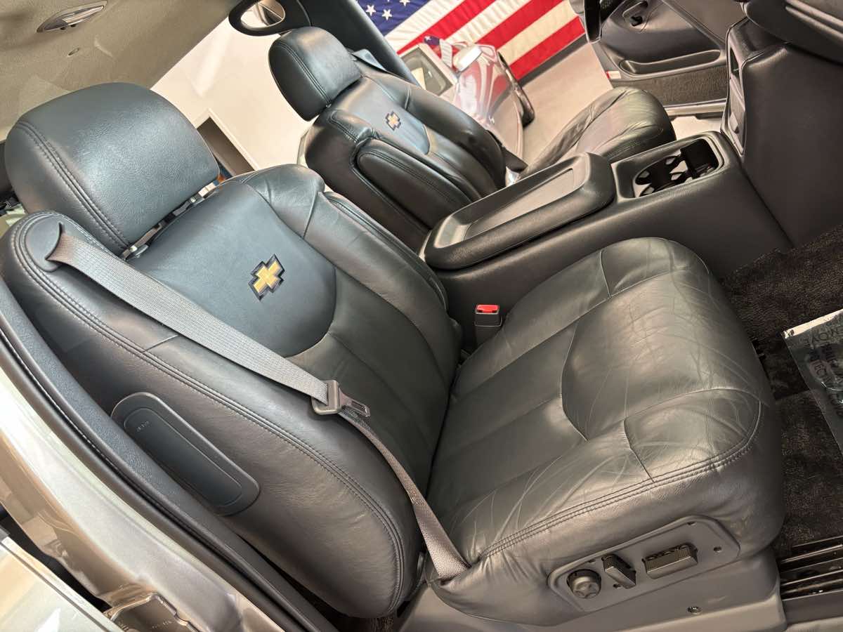 2002 Chevrolet Avalanche photo 19