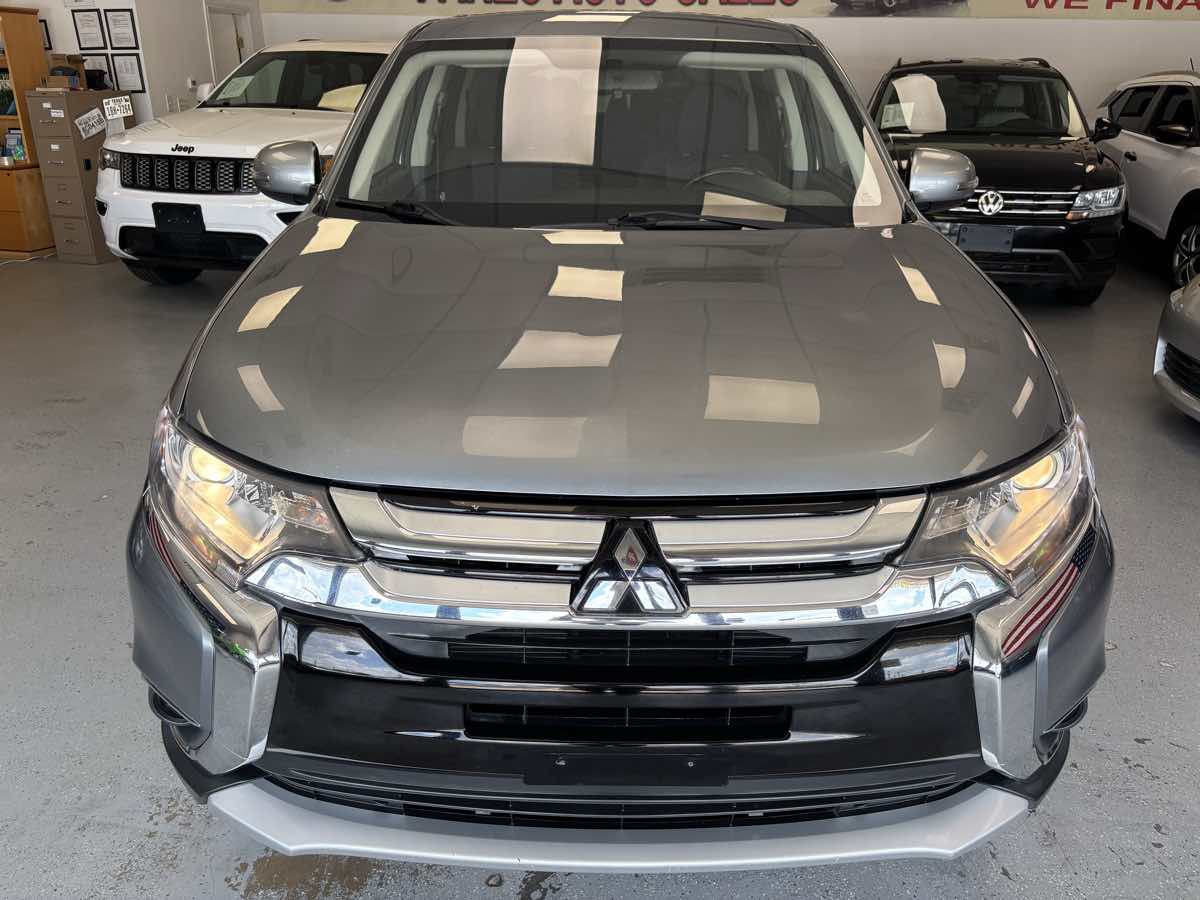 2016 Mitsubishi Outlander SE photo 7