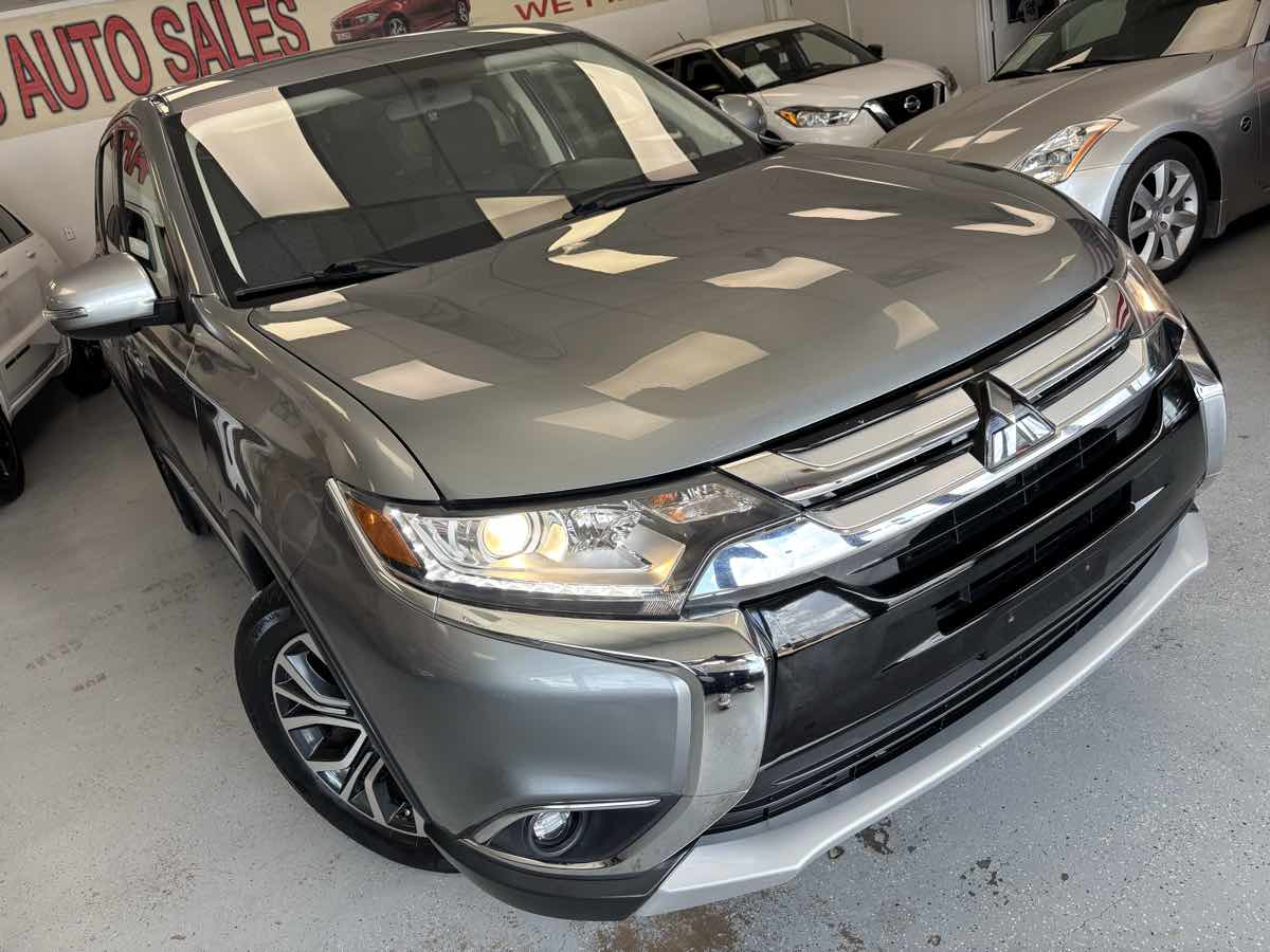 2016 Mitsubishi Outlander SE photo 8