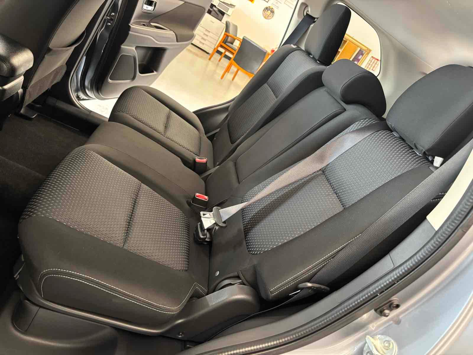 2016 Mitsubishi Outlander SE photo 23