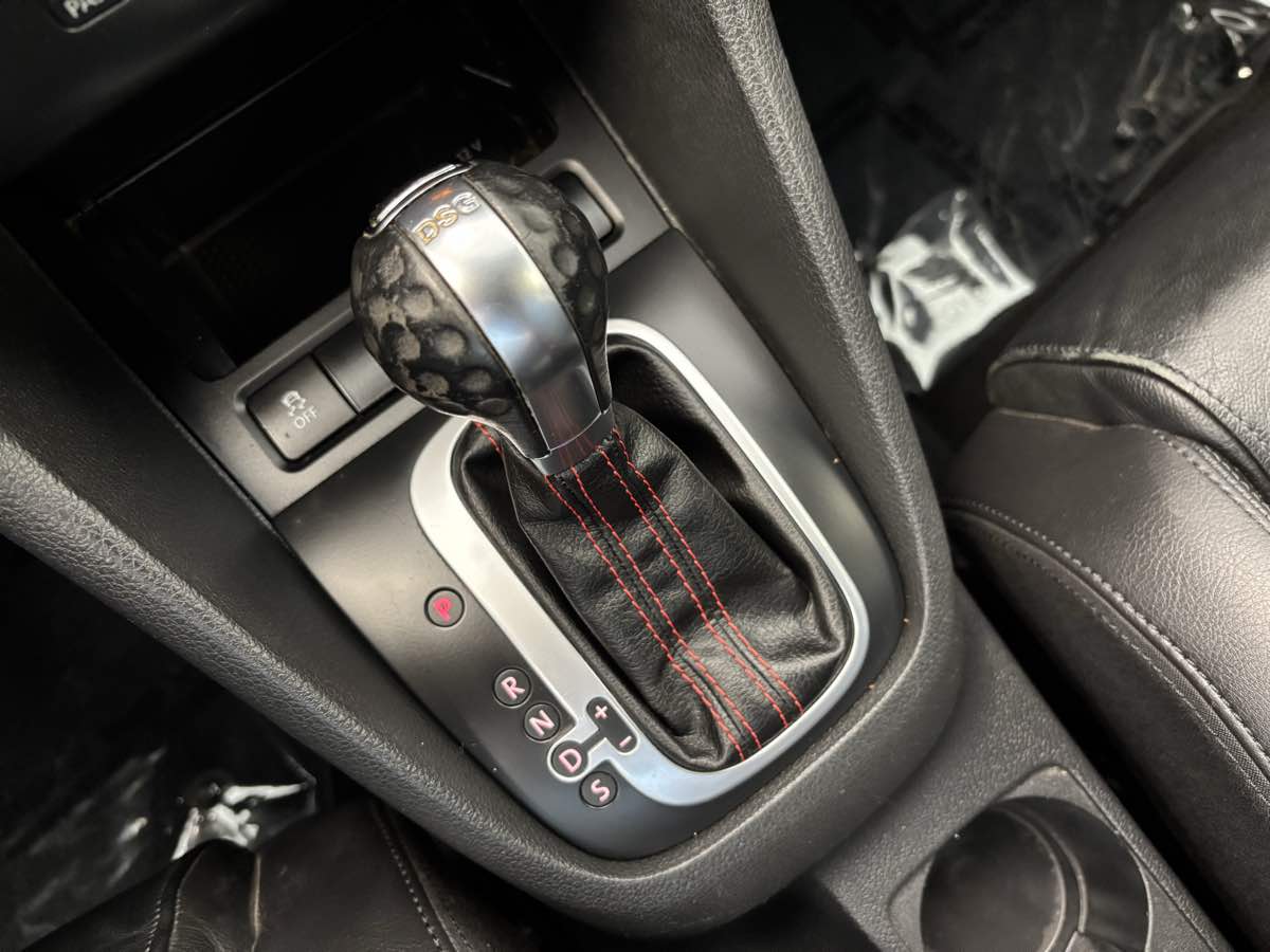 2013 Volkswagen Golf GTI photo 17