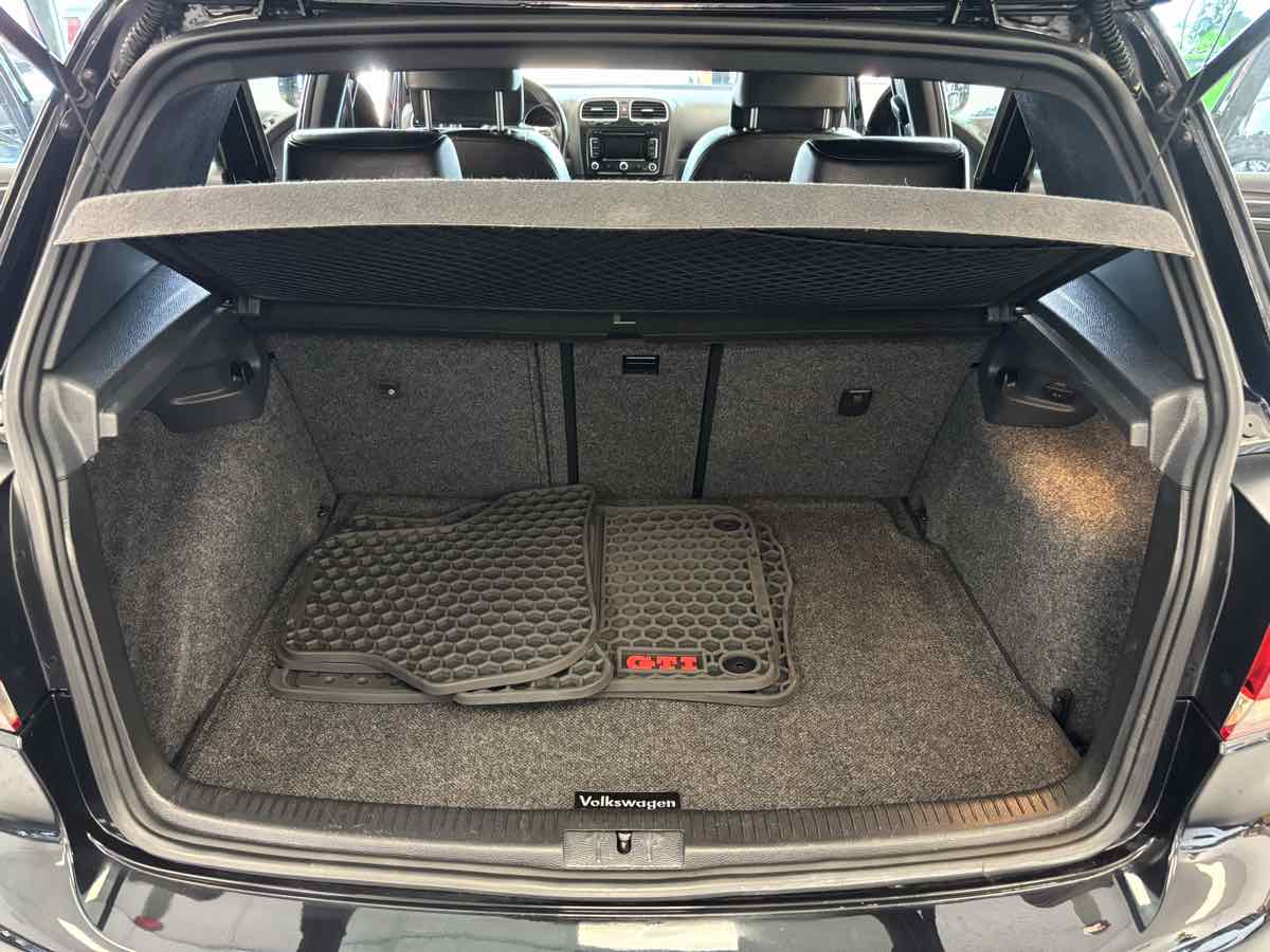 2013 Volkswagen Golf GTI photo 26