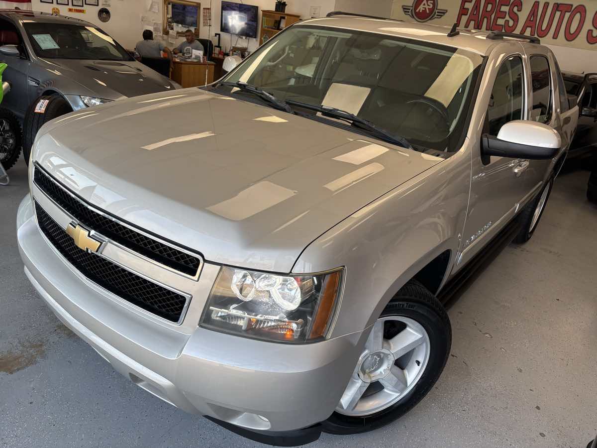 2007 Chevrolet Avalanche LS photo 9