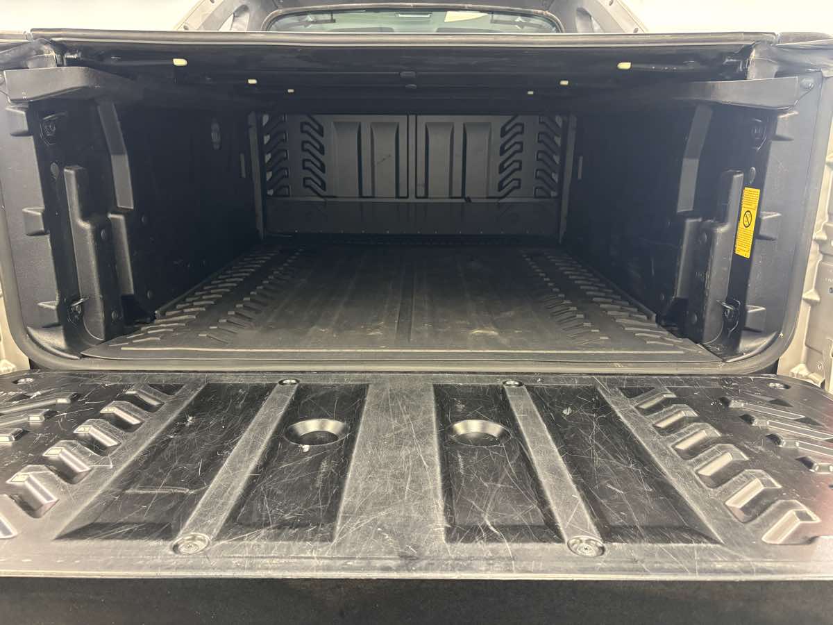 2007 Chevrolet Avalanche LS photo 13