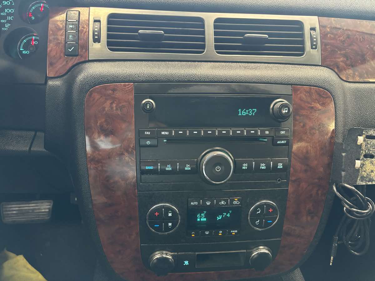 2007 Chevrolet Avalanche LS photo 17