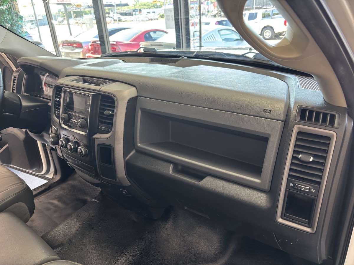 2016 Ram 1500 Tradesman photo 4
