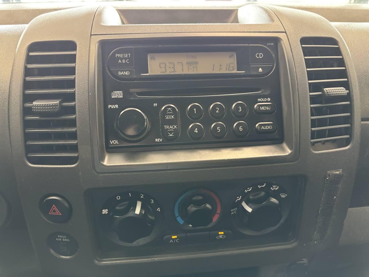 2006 Nissan Frontier XE photo 15