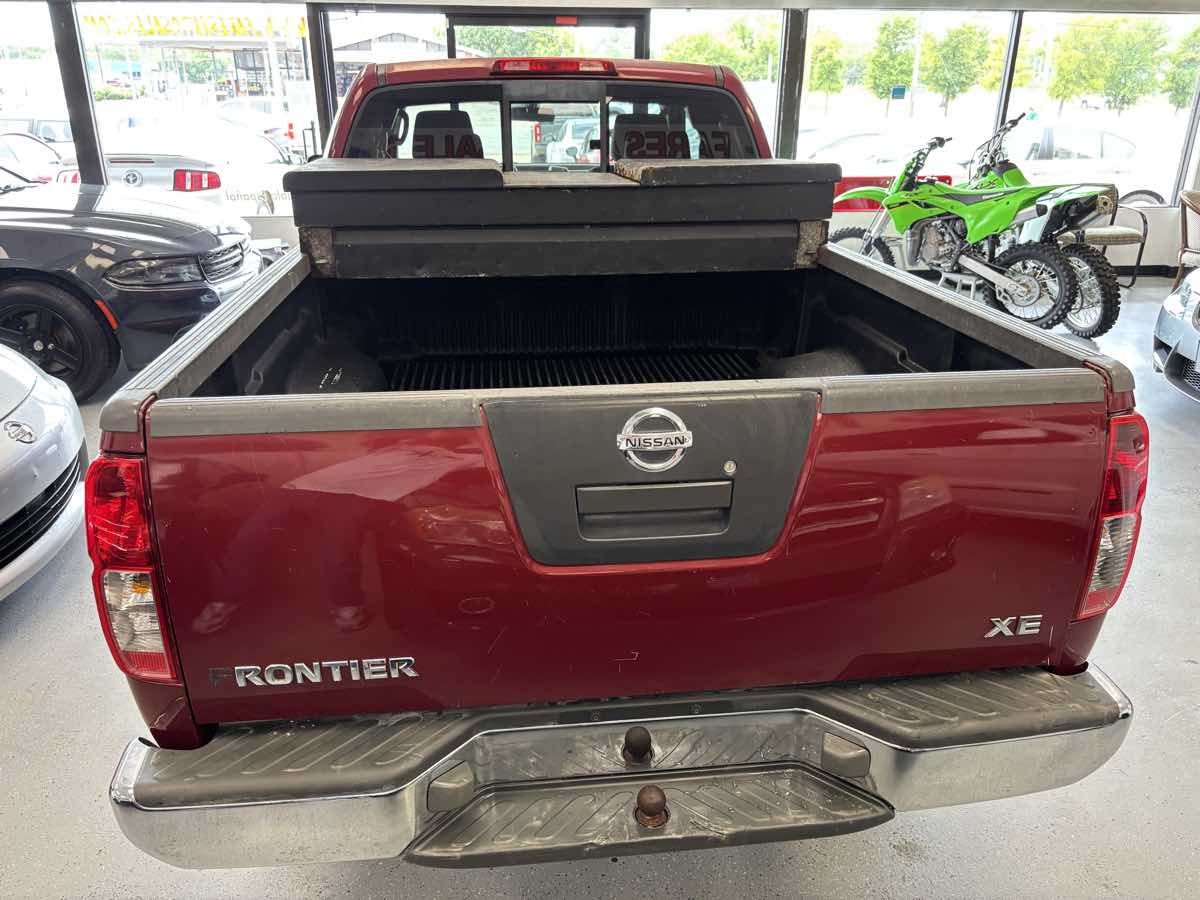 2006 Nissan Frontier XE photo 9