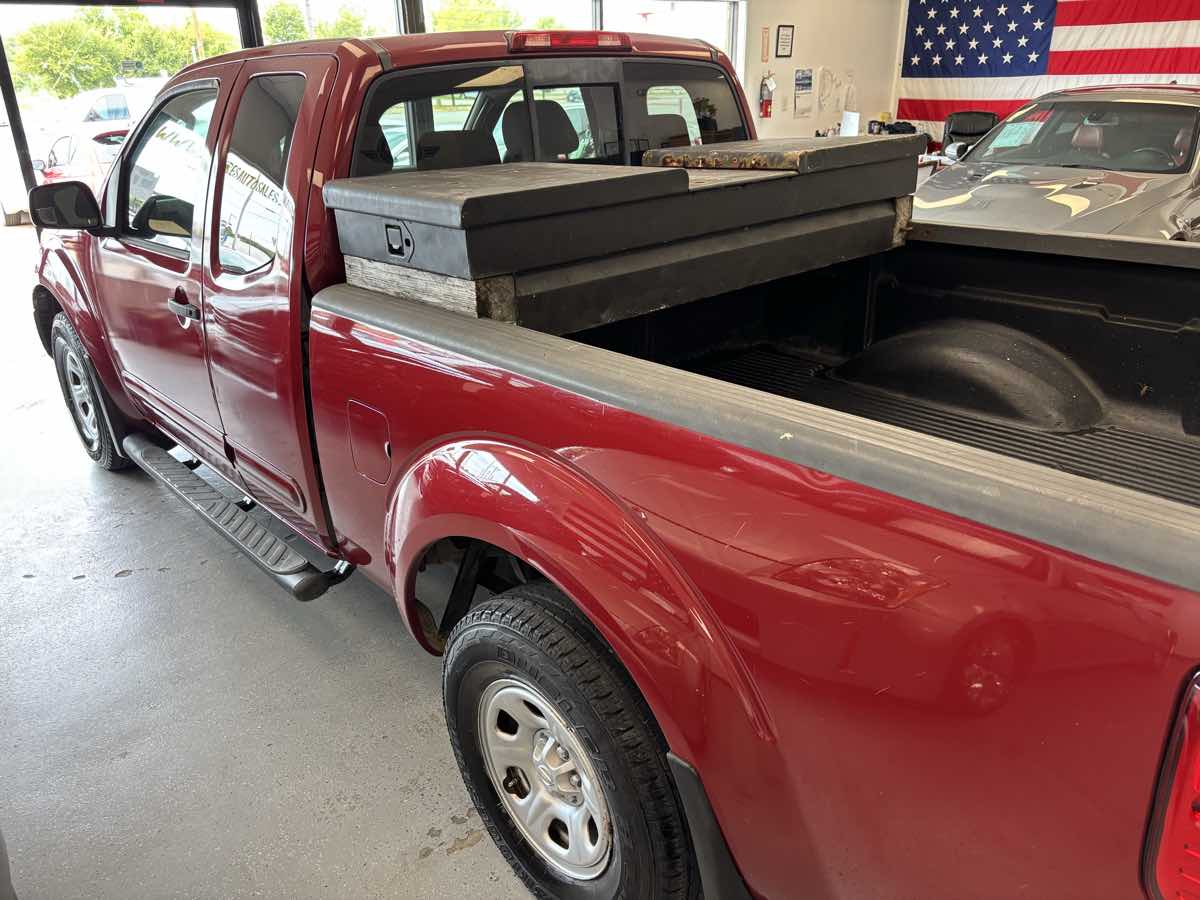 2006 Nissan Frontier XE photo 5