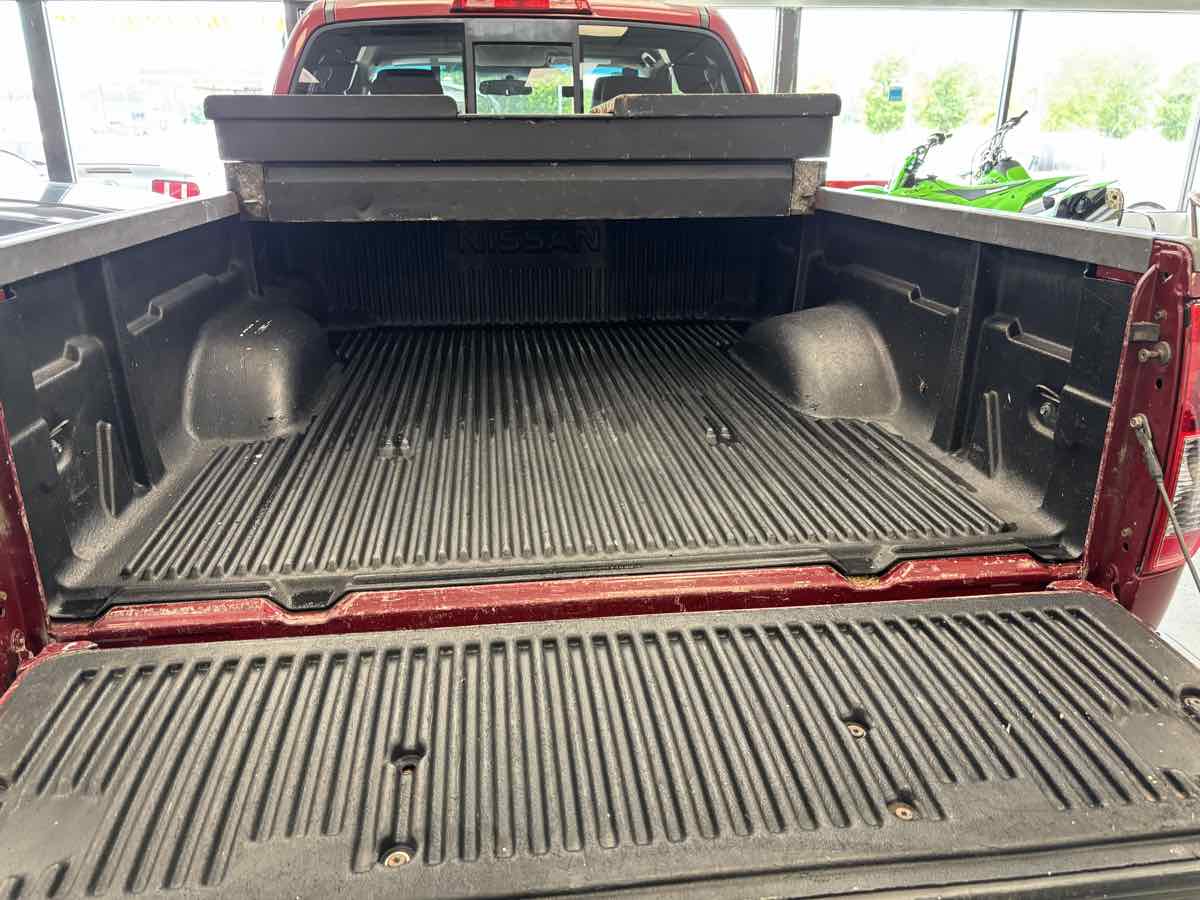 2006 Nissan Frontier XE photo 13