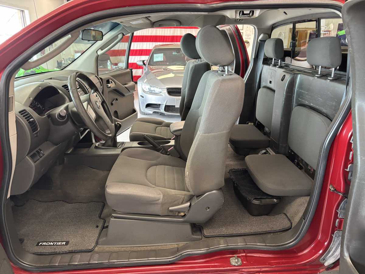 2006 Nissan Frontier XE photo 22