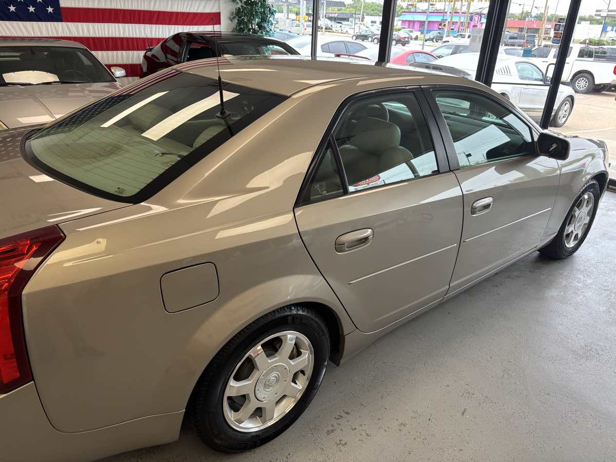 2004 Cadillac CTS photo 9