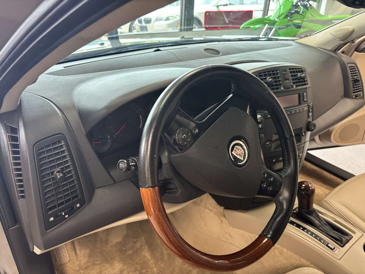 2004 Cadillac CTS photo 11
