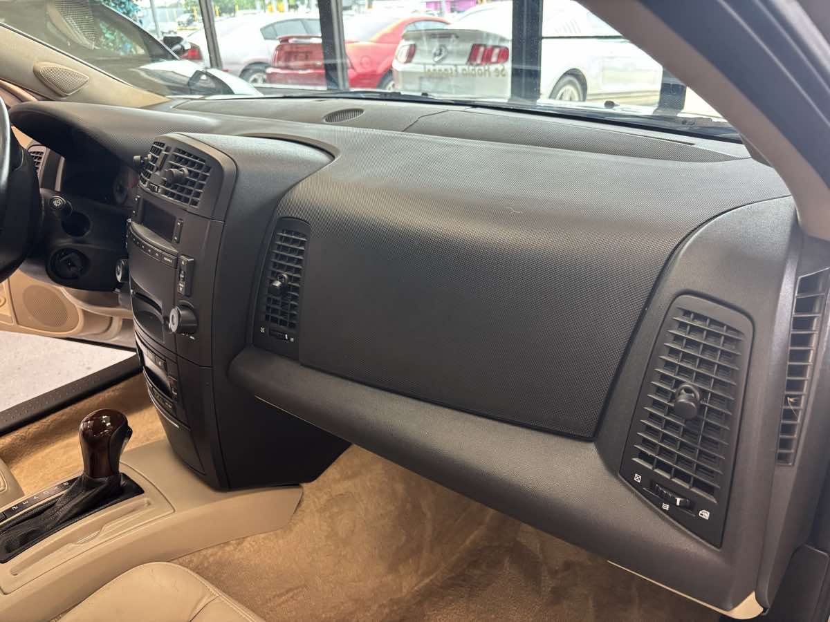 2004 Cadillac CTS photo 12