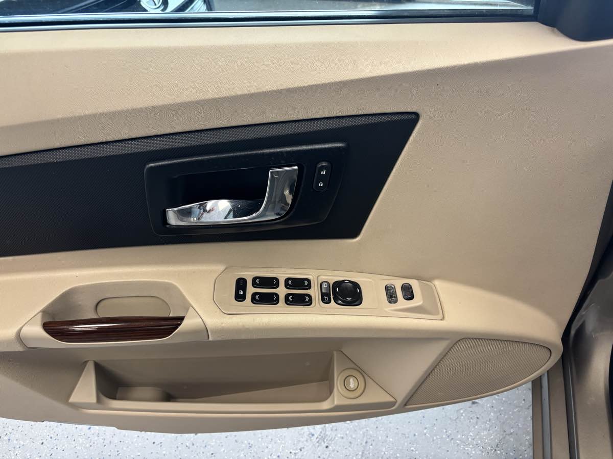 2004 Cadillac CTS photo 16
