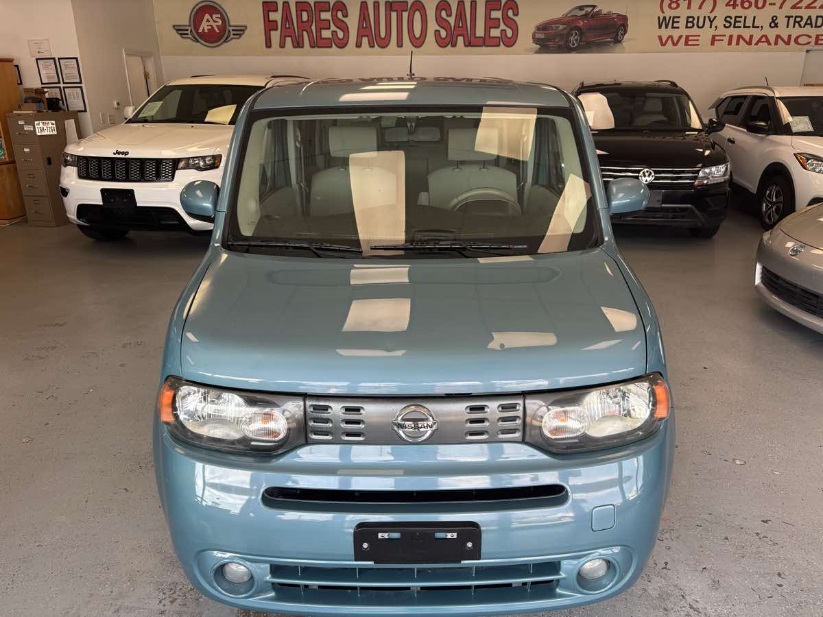 2011 Nissan Cube SL photo 2