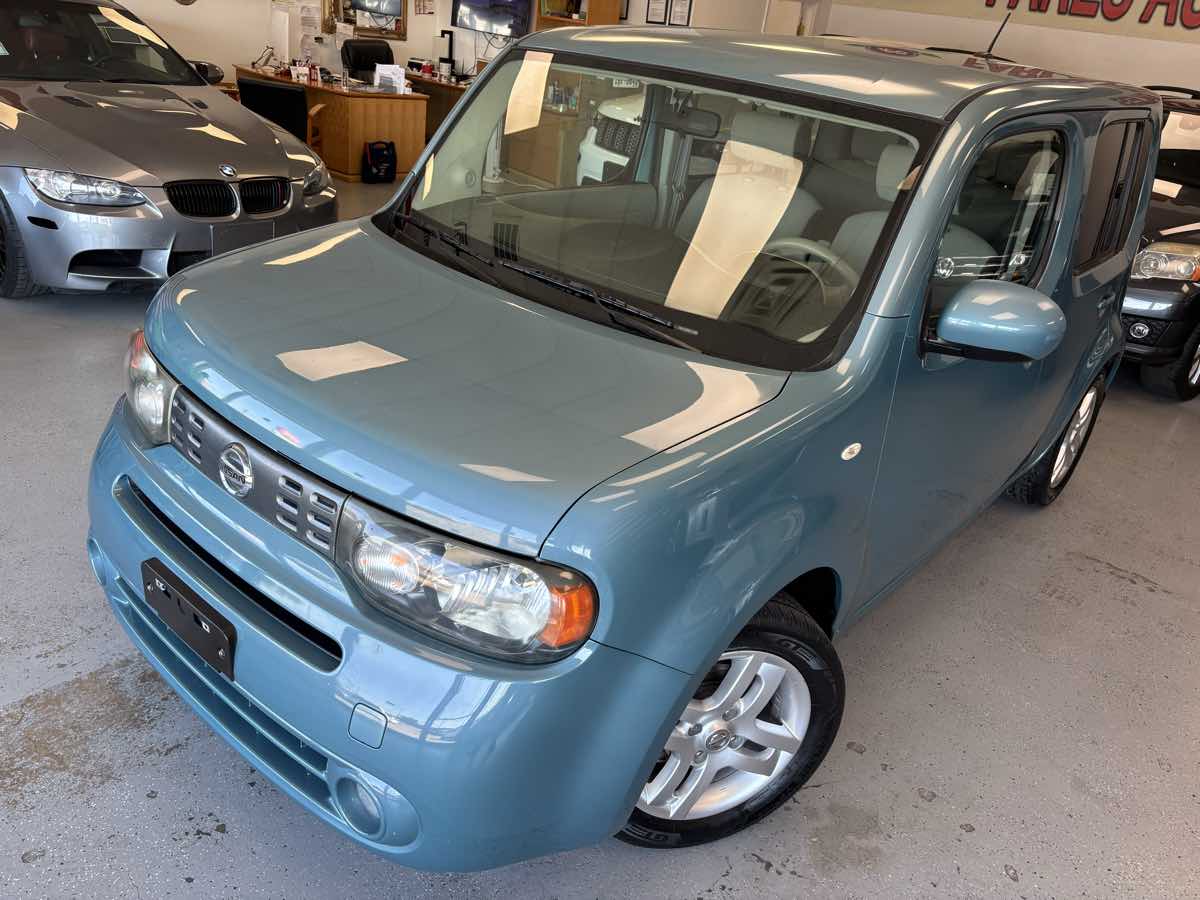 2011 Nissan Cube SL photo 6