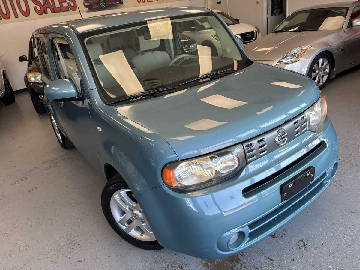 2011 Nissan Cube SL photo 8