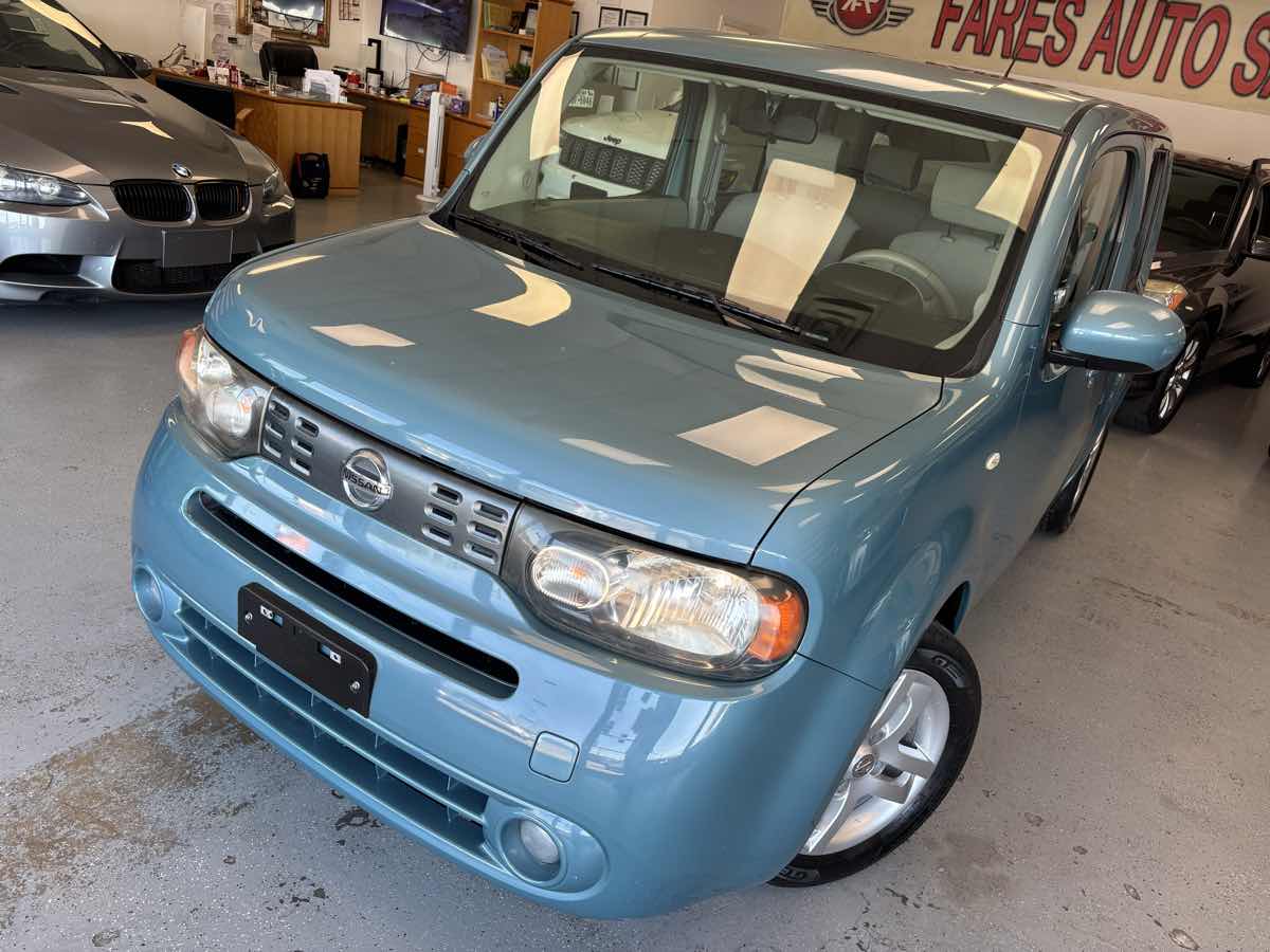 2011 Nissan Cube SL photo 9