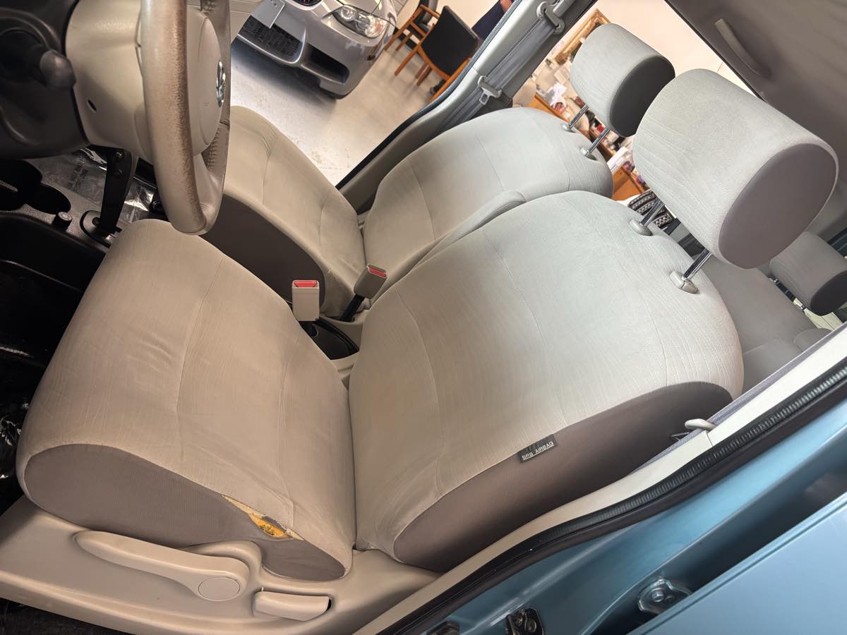 2011 Nissan Cube SL photo 12