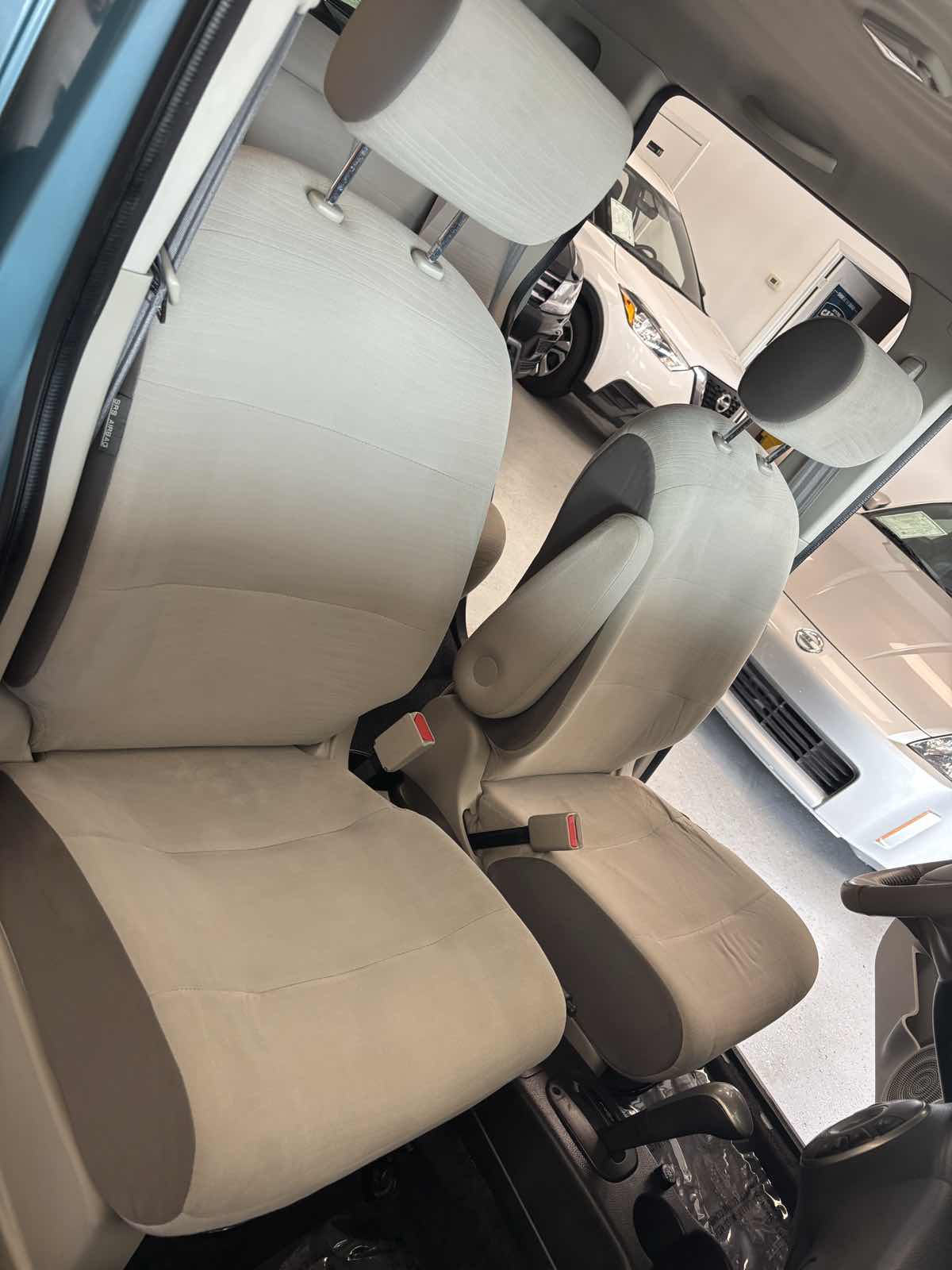 2011 Nissan Cube SL photo 13