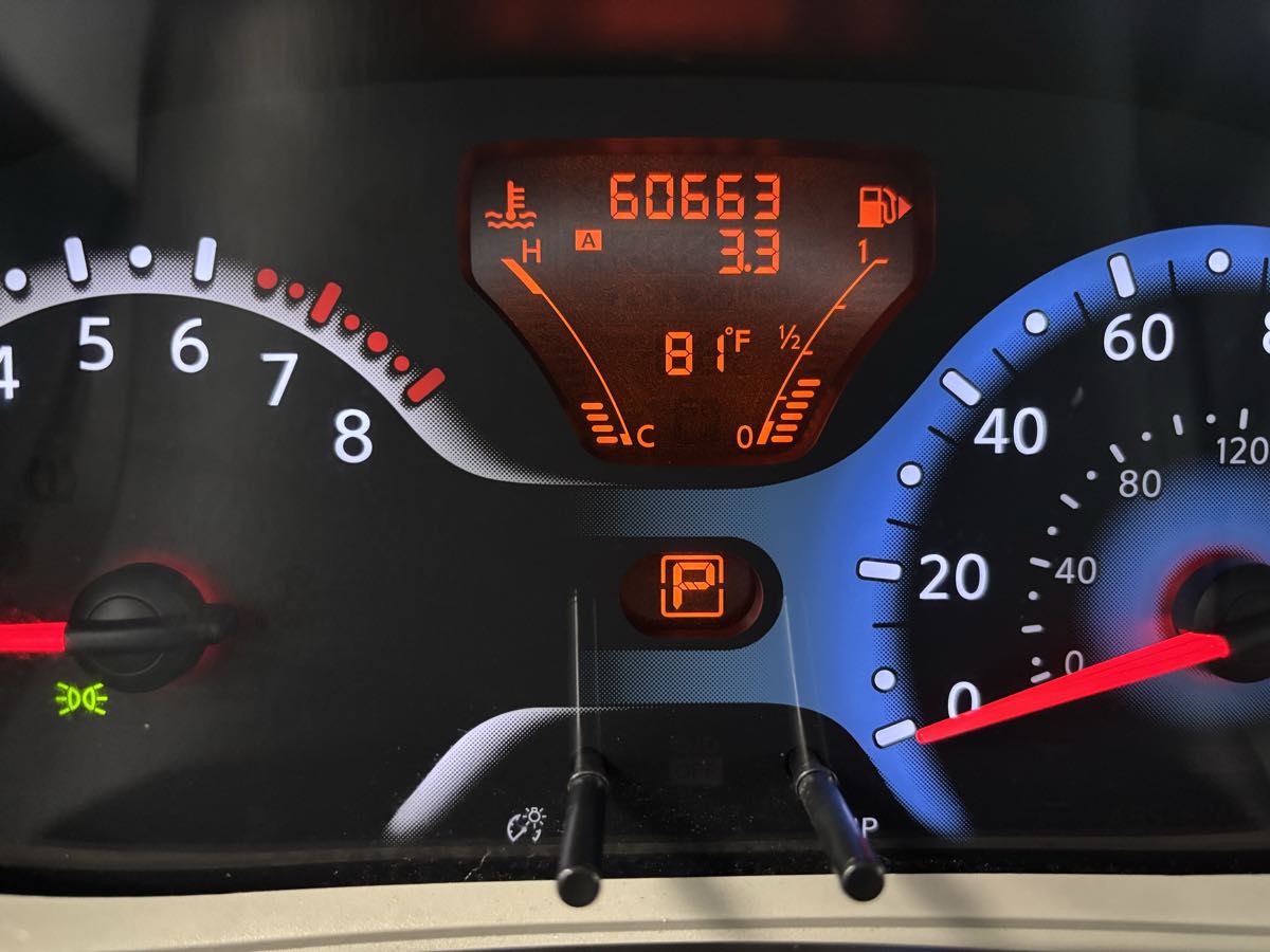 2011 Nissan Cube SL photo 14