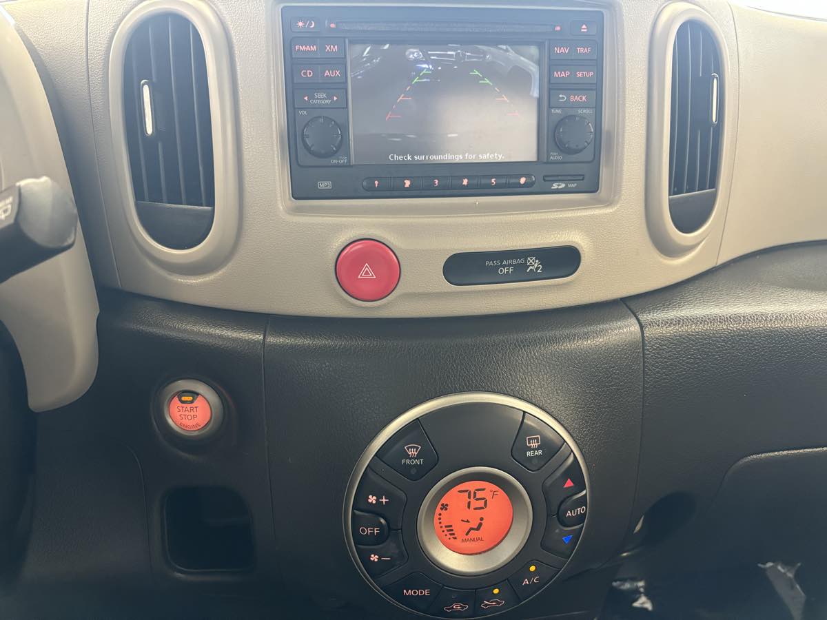 2011 Nissan Cube SL photo 15