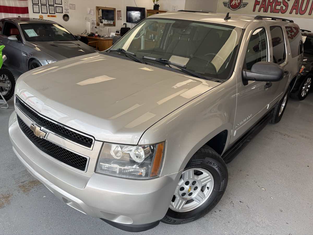 2008 Chevrolet Suburban LS - Photo 6